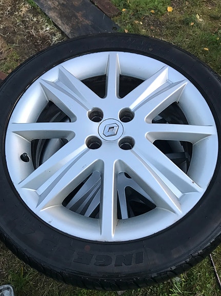 Renault 17” hyvät alut ja kesärenkaat