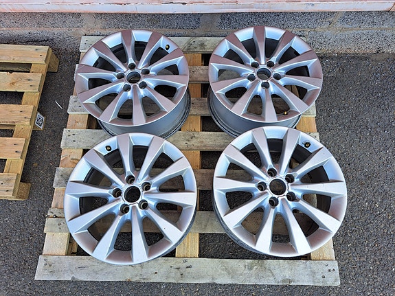 Audin alkuperäiset alumiinivanteet  8x17 5x112 et39 kr66.5