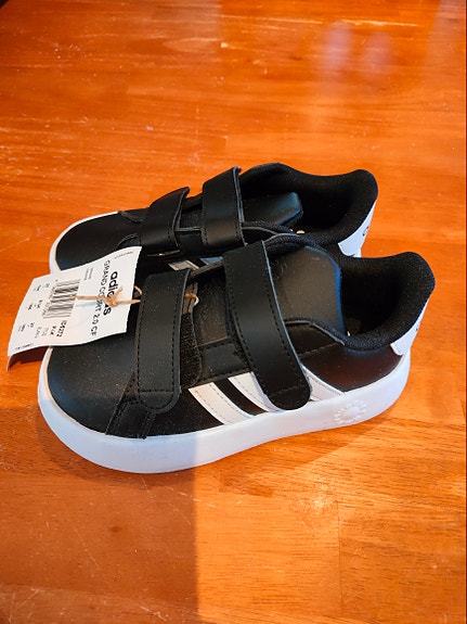 Uudet Adidas tennarit 20e