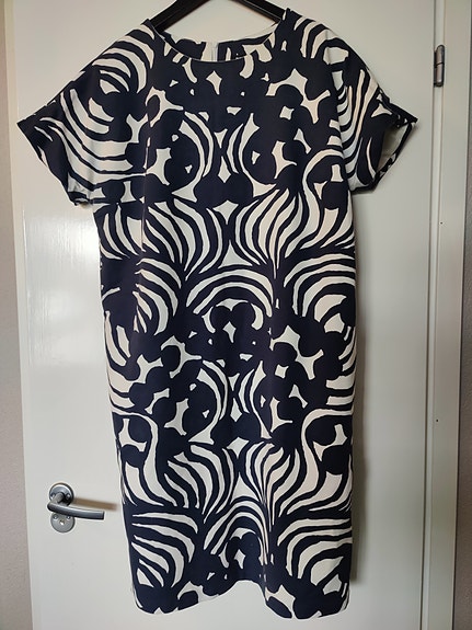 Marimekon MOMA-mekko, XL