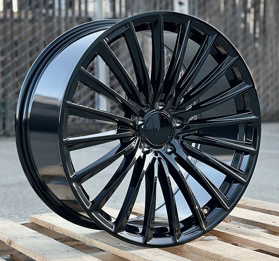 uudet vanteet 19" MERCEDES AMG MULTISPOKE GLOSS BLACK