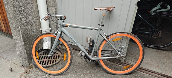 Aluminium single speed TREK bike - Alumiini yksivaihteinen TREK polkupyörä