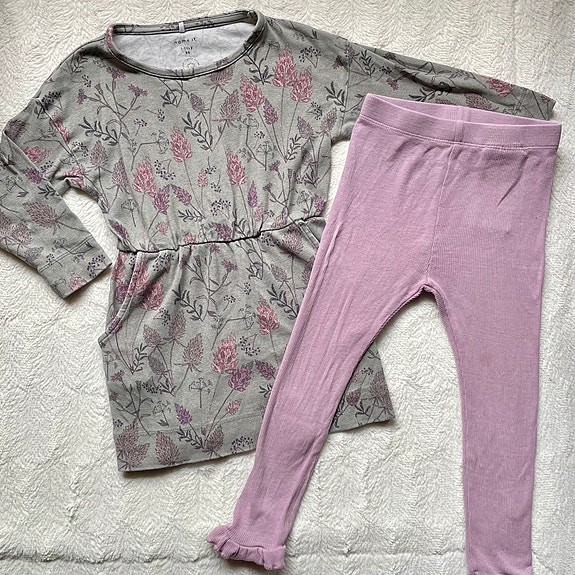 Name it tunika ja legginssit 92