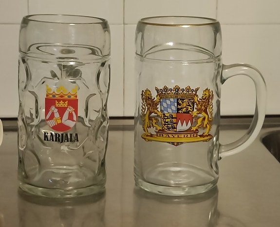 Karjala ja Bayern oluttuopit lasia