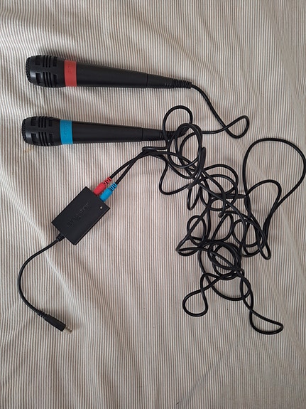 Singstar-mikrofonit
