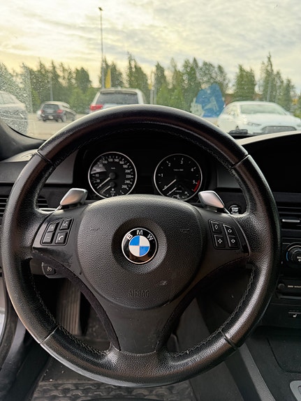 BMW sportti ratti rattivaihteilla