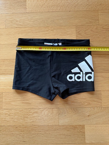 Adidas uimashortsit, 150