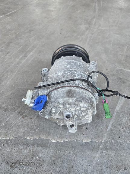 Passat / Audi ilmastoinnin compressori.
