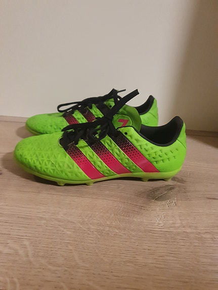 Adidas vihreät nappikset 34