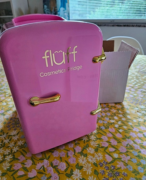 Fluff kosmetiikka mini jääkaappi pinkki kulta