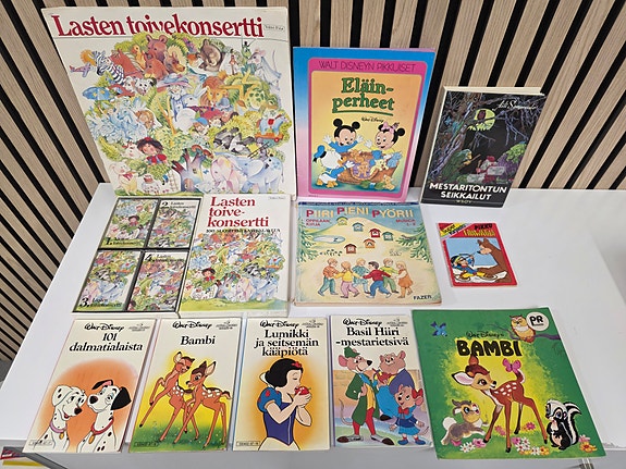 80-luvun Lasten jättipaketti: 4x C-kasetti + runsaasti kirjoja