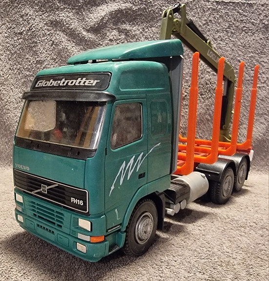 EMEK VOLVO FH16 GLOBETROTTER tukkirekka