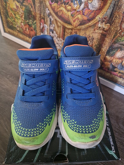 Skechers vilkkuvat lenkkarit