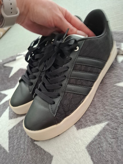 Adidaksen kengät koko 38