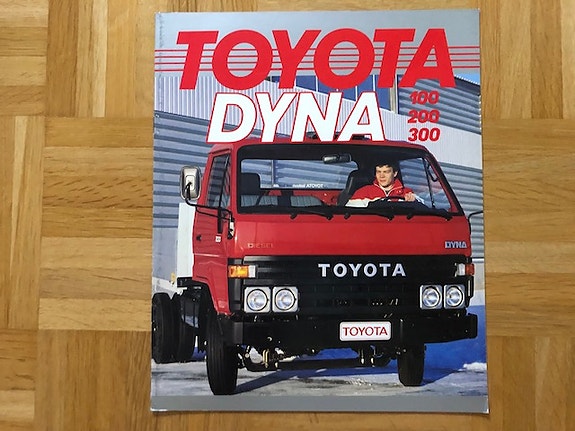 Esite Toyota Dyna 100 Dyna 200 Dyna 300 vuodelta 1985