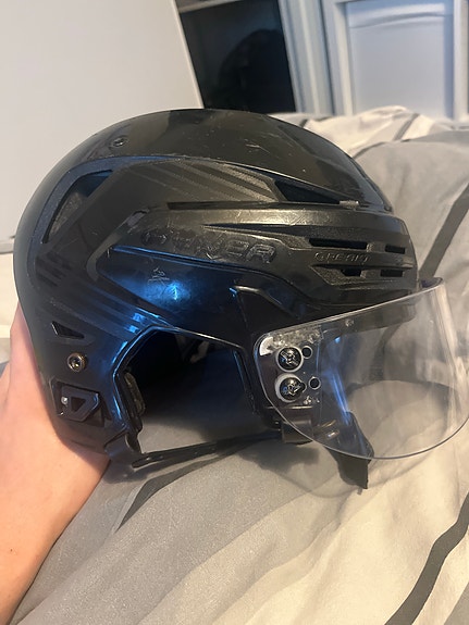 Bauer ReAkt85 kypärä M
