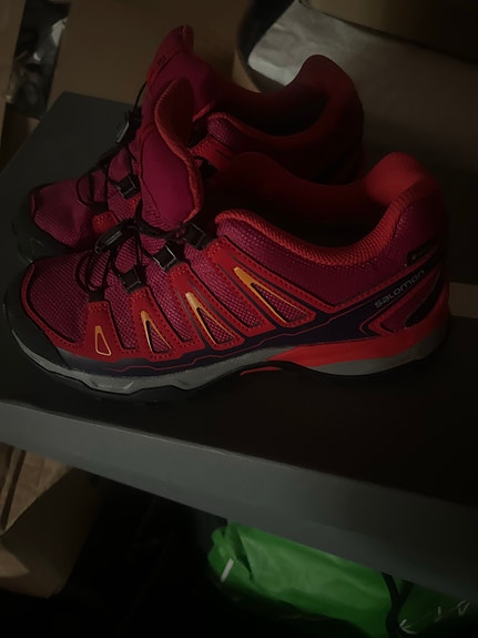 Uudet Salomon Contagrip Gore Tex lenkkarit