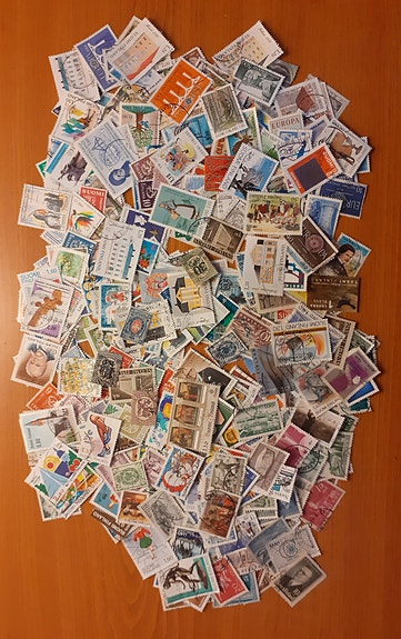 Suomalaisia postimerkkejä