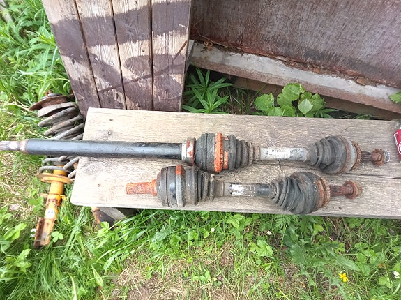 Volvon vetoakselit