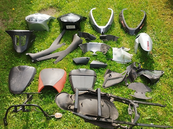 Aprilia rs 125 katteita, penkkejä ja muuta