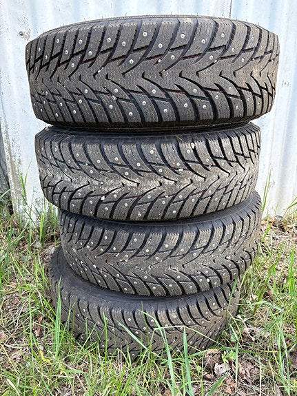 Nastarenkaat vanteilla 185/65R14