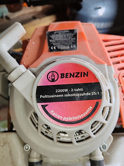 Benzin 2200W 2-tahti maa- tai jääpora