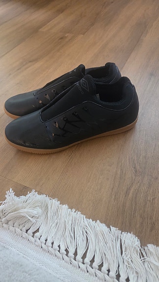 Umbro futsal-kengät