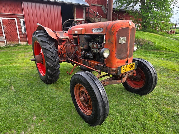 Nuffield Universal 4