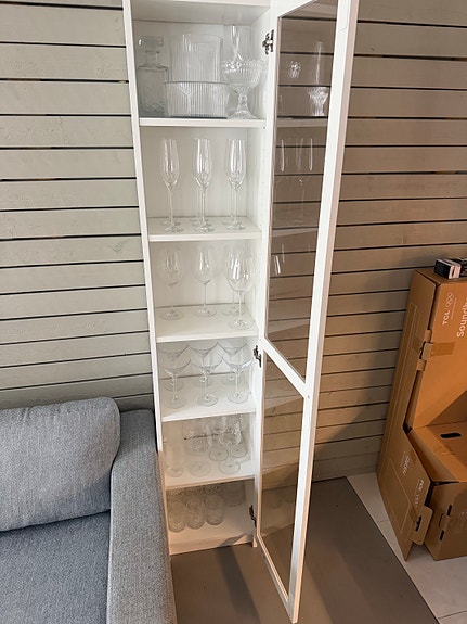 Ikea vitriini