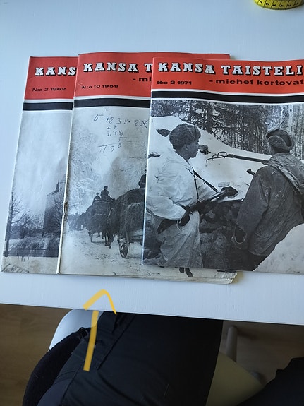 Vanhat kansa taistelee lehdet,tarjoa+ lähetys tai nouto