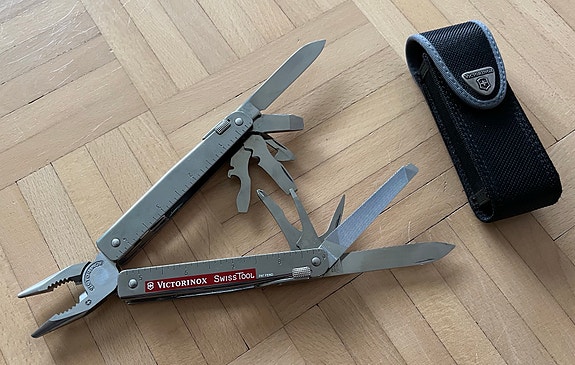 Victorinox SwissTool monitoimityökalu Original model 1997