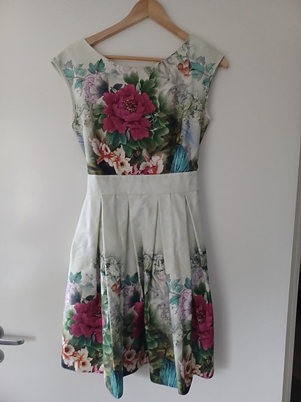 Lady Vintage juhlamekko