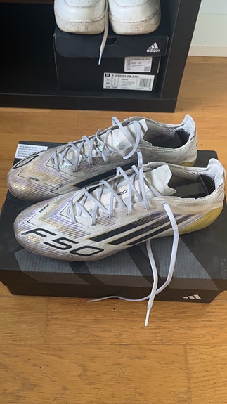 Adidas F50 Elite jalkapallokengät koko 40