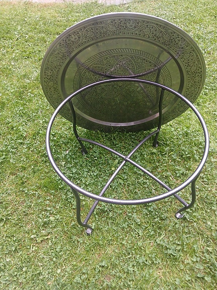 Tarjoilupöytä