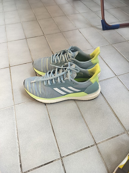 Adidas naisten kengät