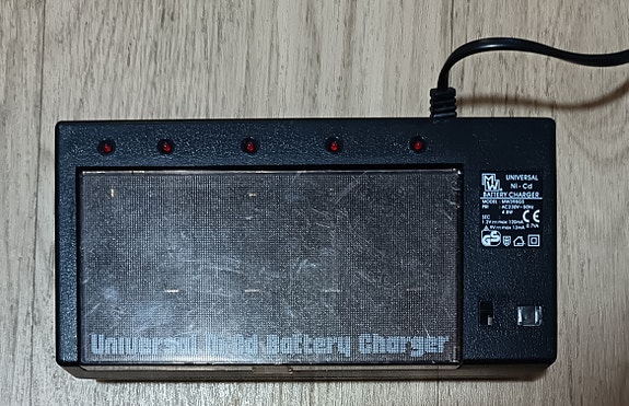 Universal Ni-Cd Battery Charger MW398GS