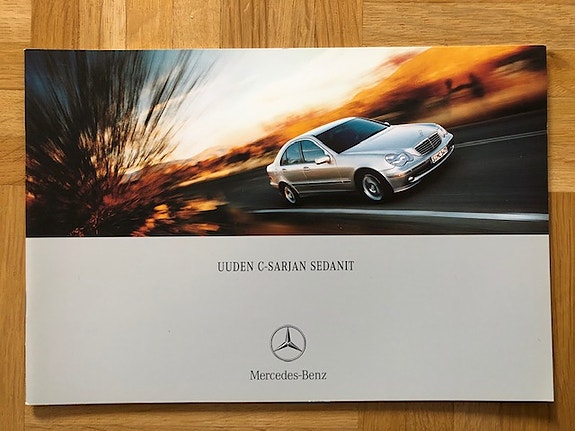 Esite Mercedes C-sarja W203 vuodelta 2001 suomi