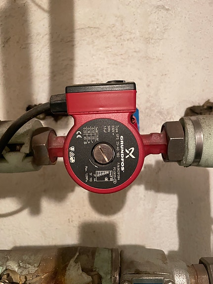 KIERTOVESIPUMPPU GRUNDFOS UPS 25-40