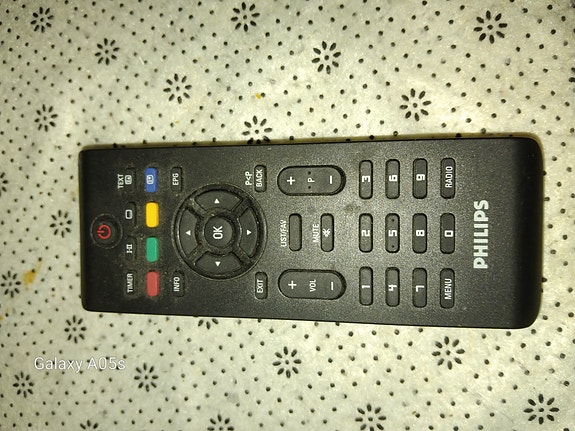 Myydään PHILIPS kaukosäädin 10e