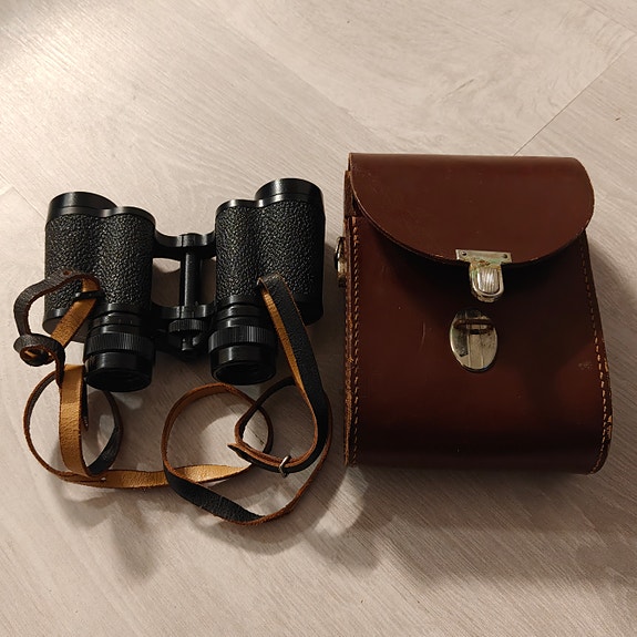 Carl Zeiss Jena Jenoptem 8x30 kiikarit koteloineen (Vuosi 1976)