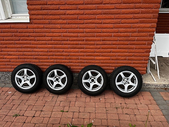 Talvirenkaat Yokohama iceGUARD iG65 (175/65 R14) aluvanteilla