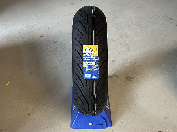 Moottoripyörän rengas: Michelin Pilot Road 4 180/55-17 (73)