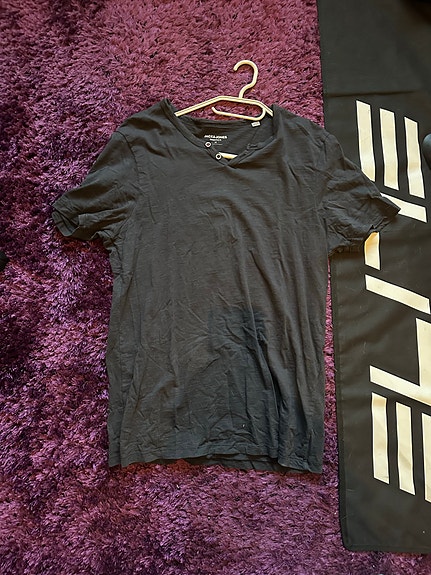 Jack & Jones Essentials tummansininen t-paita koko M