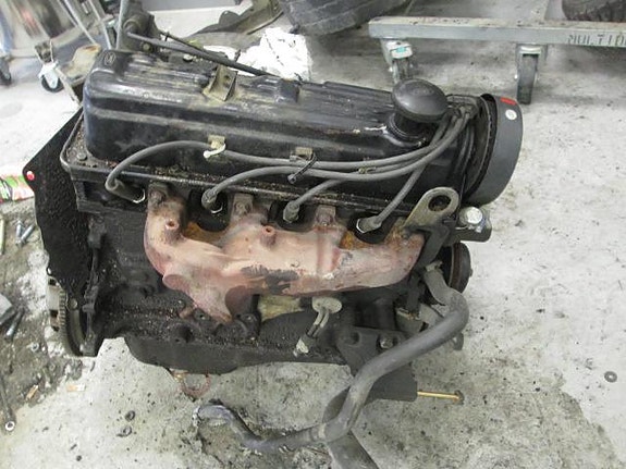 OSTAN hyväkuntoisen Ford OHC 1,6 tai 1,8