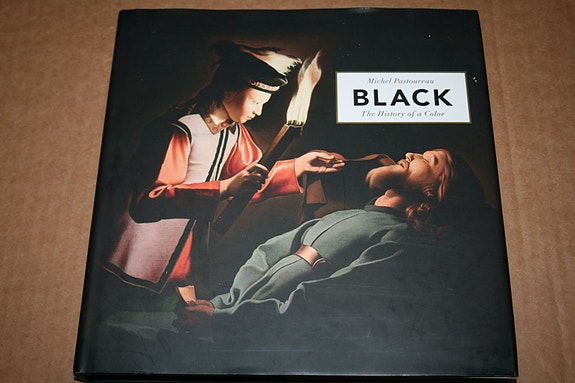 Michel Pastoureau: BLACK the history of colour (värikirja)