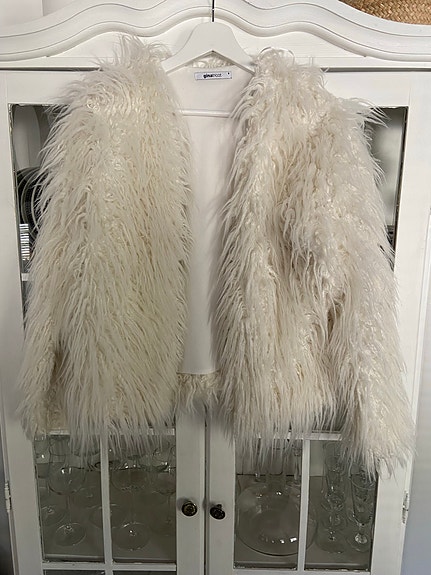Gina Tricot tekoturkistakki M