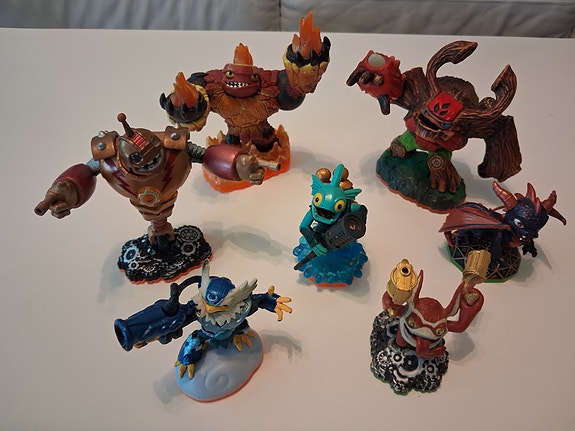 Skylander hahmot  7 kpl