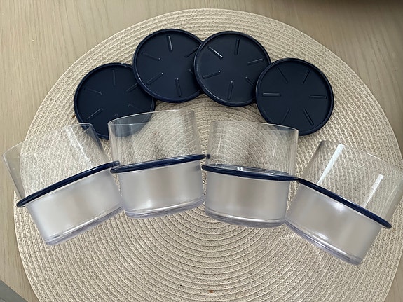 Tupperware muoviset juomamukit kannella- 0,25dl 4 kpl veneelle/mökille/lapsille