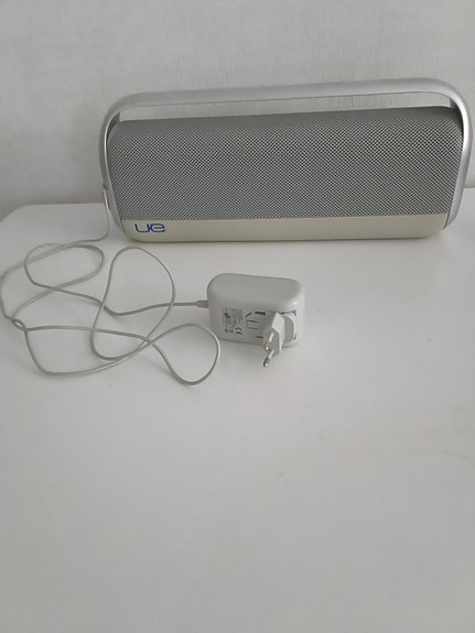 UE bluetooth - kaiutin, hyvät soundit!