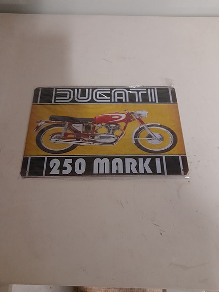 Ducati moottoripyörä peltitaulu